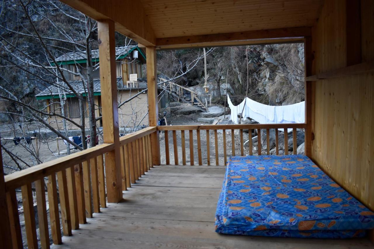 Moksha - By The River Villa Jibhi Bagian luar foto